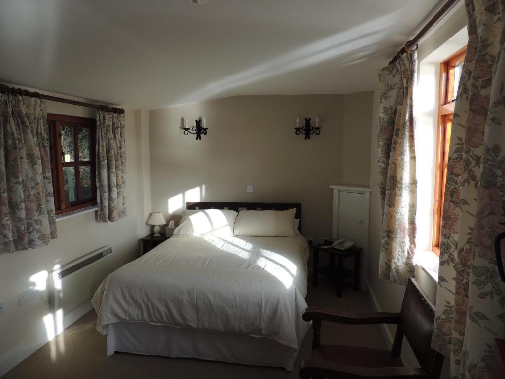 Mannings Heath Hotel Хоршъм Стая снимка
